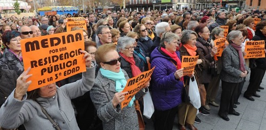 Concentración en Medina por una residencia pública de la 3ª edad / Norte de Castilla