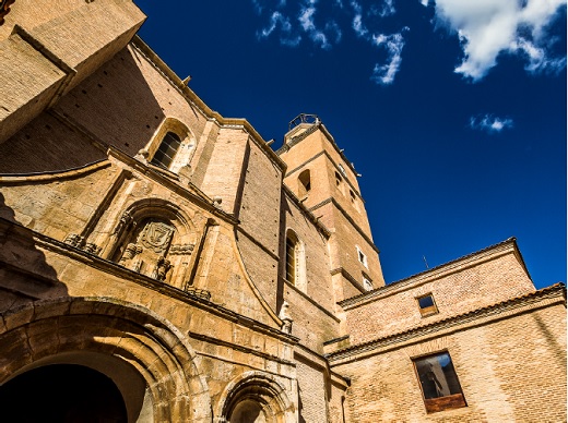 Cartel presentación TOURMEDINA 19. Revista digital sobre turismo en Medina del Campo. Iglesia Colegiata de San Antolín de Medina del Campo