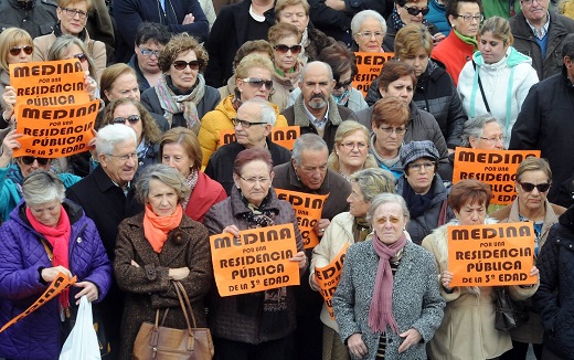 Manifestación en Medina del Campo para reivindicar una residencia de mayores pública 27/11/2016