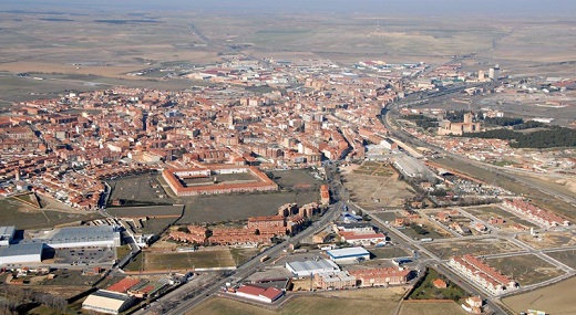 El futuro centro de transportes de Medina del Campo poseerá una extensión de 30.000 metros cuadrados para albergar 150 camiones de gran tonelaje.