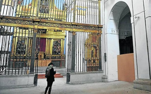 Interior de la iglesia del Simón Ruiz, cuya rehabilitación costará 200.000 euros. :: F. Jiménez 