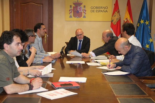 Reunión de la Comisión de seguimiento del Programa de Fomento del Empleo Agrario / Cadena Ser