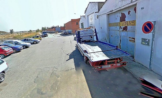 Grúa municipal de Medina, estacionada en Respaldo de Lope de Vega. - GOOGL SW