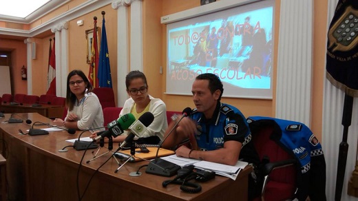 Presentación del vídeo del agente tutor en el Ayuntamiento de Medina / Cadena Ser