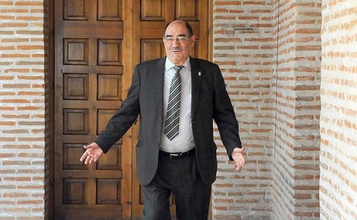 Martín Pascual sale del salón de plenostras declarar en la comisión el pasado año. F. J. 