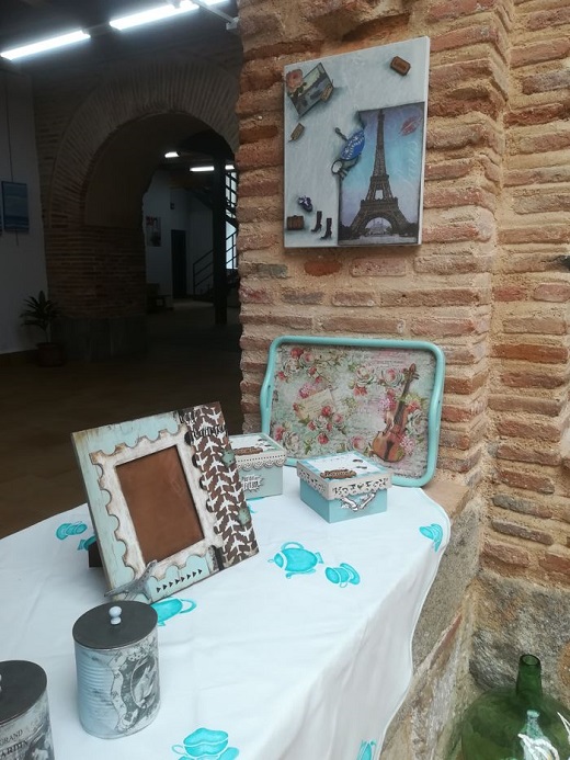 Inaugurada la exposición que muestra los trabajos realizados en el Taller de Manualidades de Medina del Campo