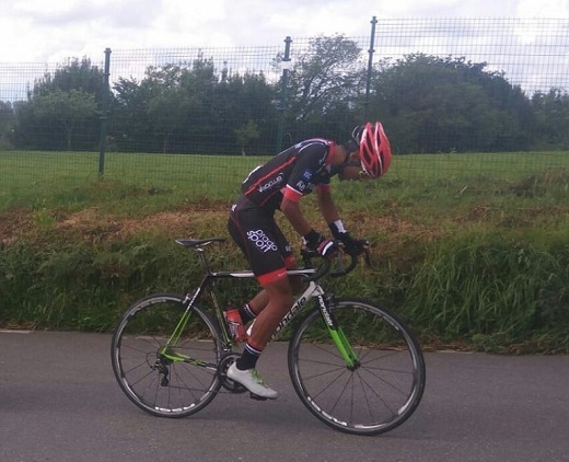 El mejicano durante el Trofeo La Calzada en Gijón con los colores de su nuevo equipo. / Imagen facilitada por Artepref Team