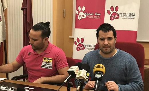 Daniel Delgado y Jorge Barragán. Presentación del Torneo de Dardos "Huella de Plata"