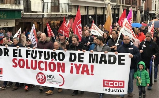 Manifestación de los trabajadores de Made en Medina del Campo. / P. GONZÁLEZ