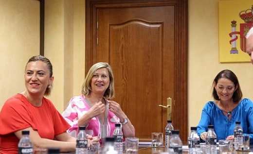 La consejera de Economía y Hacienda, Pilar del Olmo, y la ministra de Industria, Comercio y Turismo, Reyes Maroto, se reúnen para abordar la situación de la empresa Made, en Medina del Campo / MIRIAM CHACÓN-ICAL