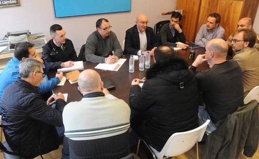 Reunión de Carnero con los representantes de los trabajadores. / FRAN JIMÉNEZ