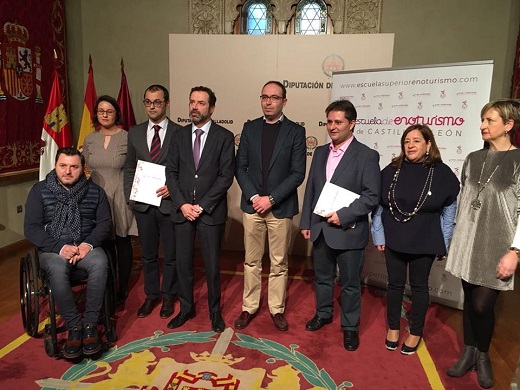 La Escuela Superior de Enoturismo de Castilla y León se presenta como un centro de referencia en formación y asesoría enoturística en Valladolid.