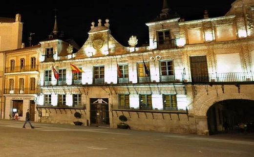 Fachada del Ayuntamiento de Medina del Campo. FRAN JIMÉNEZ