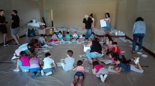 Cristóbal Gabarrón impartió esta mañana un taller de dibujo en la Capilla del Milenio.