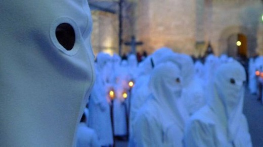 Procesión en la localidad vallisoletana de Medina de Rioseco - ICAL