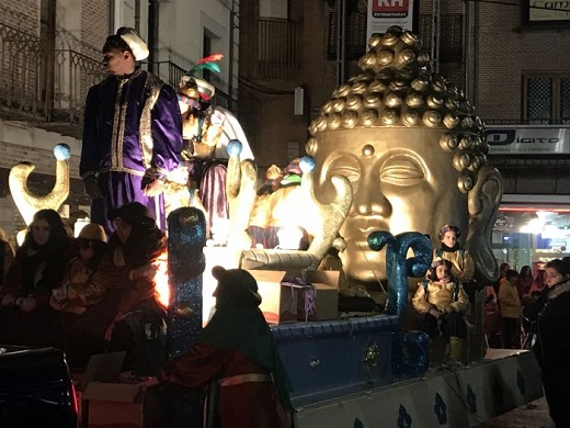 La Cabalgata de los Reyes Magos recorre las calles de Medina del Campo