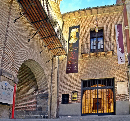 Le palais royal des successions d'Isabel La Católica où elle est décédée et elle a témoigné qu'il y a une copie exacte de son testament