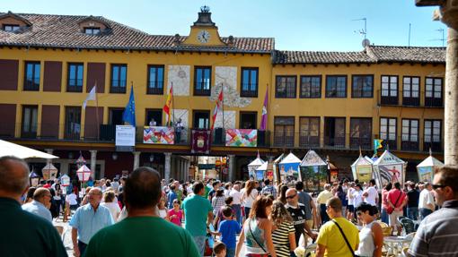 Plaza Mayor de Tordesillas - PILAR ARCOS