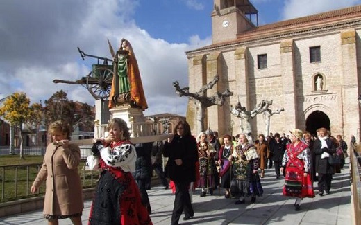 Procesión de Santa Águeda en Cantalapiedra, Salamanca. Procesión de Santa Águeda en Cantalapiedra, Salamanca.