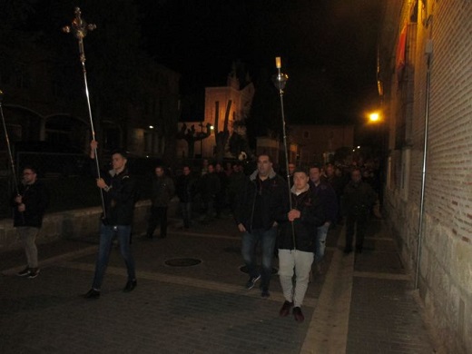 Aspecto del Rosario dePenitencia a su paso por la calle Almirante.