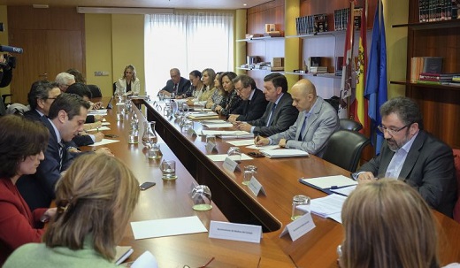 Reunión con los alcaldes para explicar las ayudas de la Junta a las posibles mancomunidades / Cadena Ser