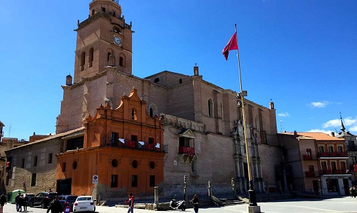 Plaza Mayor, Iglesia de San Antolín de Medina del Campo