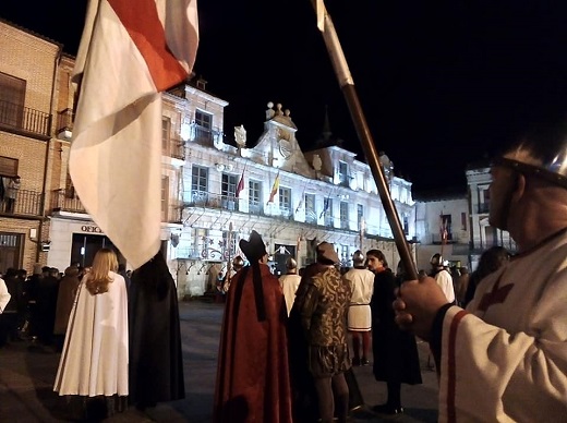 Un cortejo fúnebre recuerda el fallecimiento de Ysabel la Católica en Medina del Campo en 1504 y su posterior traslado a Granada