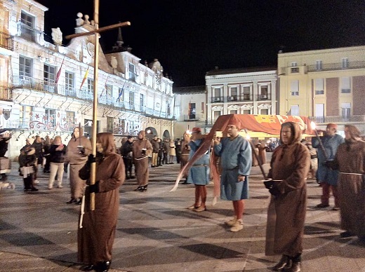 Un cortejo fúnebre recuerda el fallecimiento de Ysabel la Católica en Medina del Campo en 1504 y su posterior traslado a Granada