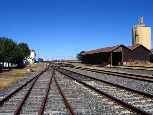 Un paso clave para la electrificación del tramo ferroviario Salamanca-Fuentes de Oñoro: Adif adjudica las obras de adecuación de gálibos