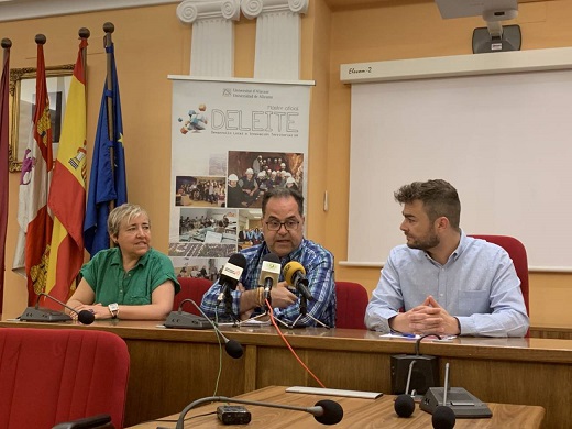 Recepción en el Ayuntamiento de los alumnos participantes en el Máster de Desarrollo Local / Cadena Ser