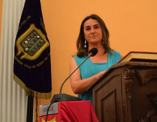 La concejala de Medina Primero, Olga Mohíno, durante el Pleno de Investidura celebrado en junio