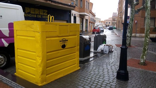 En la Plaza del Pan se ha sumado un contenedor de envases a los ya existentes / Cadena Ser