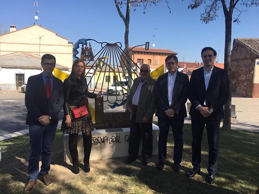 5º Encuentro Levante Sureste. Medina del Campo inaugura en la Plaza de Santiago el monumento 'Hito del Camino'