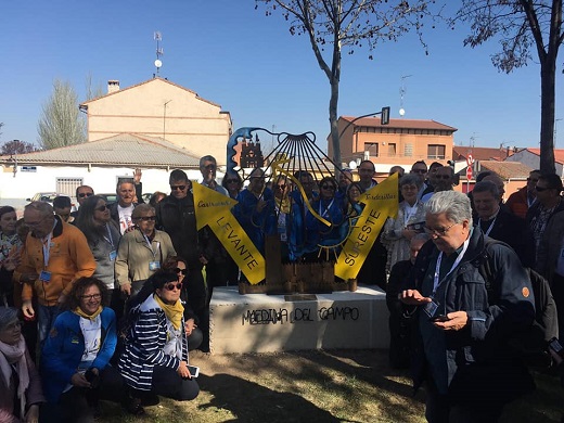 5º Encuentro Levante Sureste. Medina del Campo inaugura en la Plaza de Santiago el monumento 'Hito del Camino'