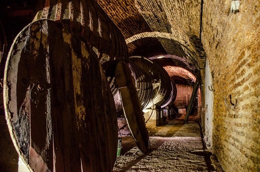 Galerías excavadas en el subsuelo, patrimonio histórico construido hace décadas, siglos incluso...