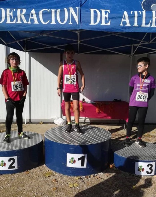El Club de Atletismo Castillo de la Mota consigue 3 oros, 2 platas y 5 bronces.