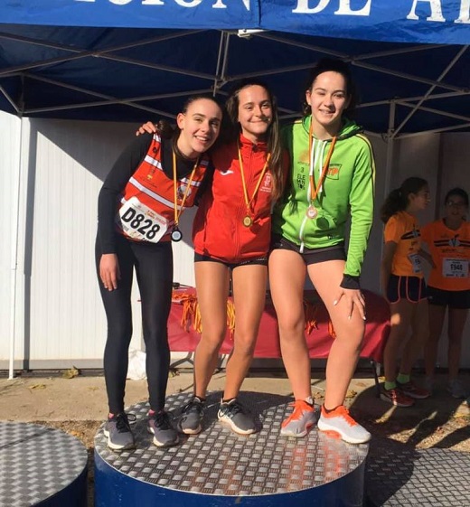 El Club de Atletismo Castillo de la Mota consigue 3 oros, 2 platas y 5 bronces.