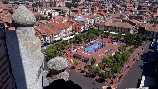 Pista de Padel en la Plaza Mayor de la Hispanidad de Medina del Campo