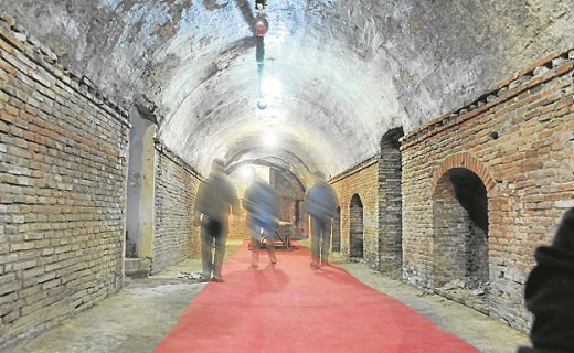 Durante la feria habrá visitas a las bodegas subterráneas de la villa. / F. J.