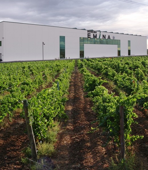 Emina Rueda es la bodega de vinos blancos y espumosos de Bodegas Familiares Matarromera.