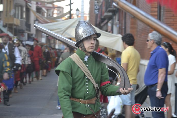 Un desfile para presumir de Historia dorada en Medina del campo - REGRESAMOS