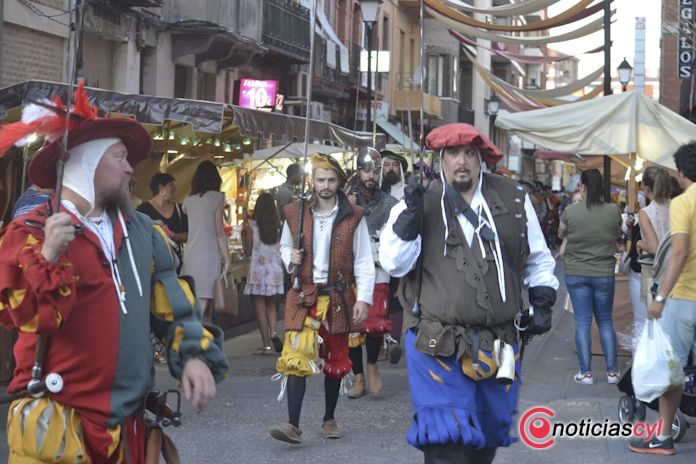 Un desfile para presumir de Historia dorada en Medina del campo - REGRESAMOS