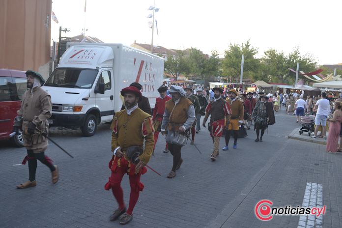 Un desfile para presumir de Historia dorada en Medina del campo - REGRESAMOS