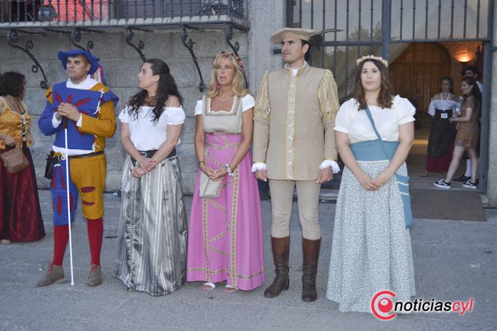 Un desfile para presumir de Historia dorada en Medina del campo - REGRESAMOS