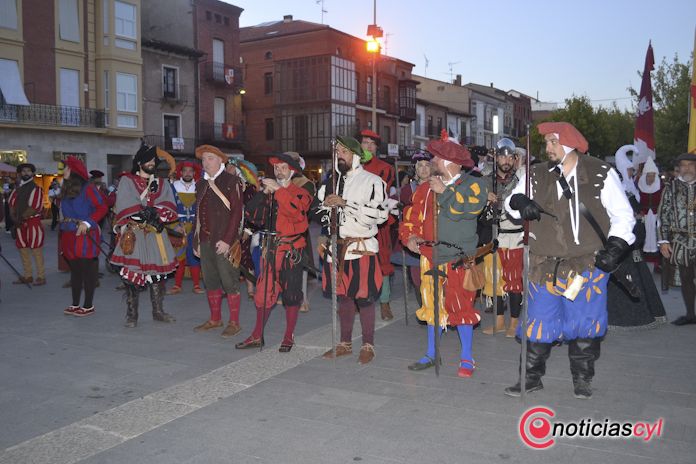 Un desfile para presumir de Historia dorada en Medina del campo - REGRESAMOS