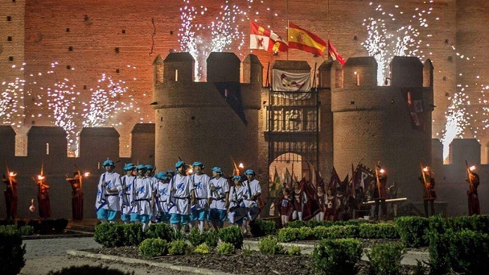 Un desfile para presumir de Historia dorada en Medina del campo - REGRESAMOS