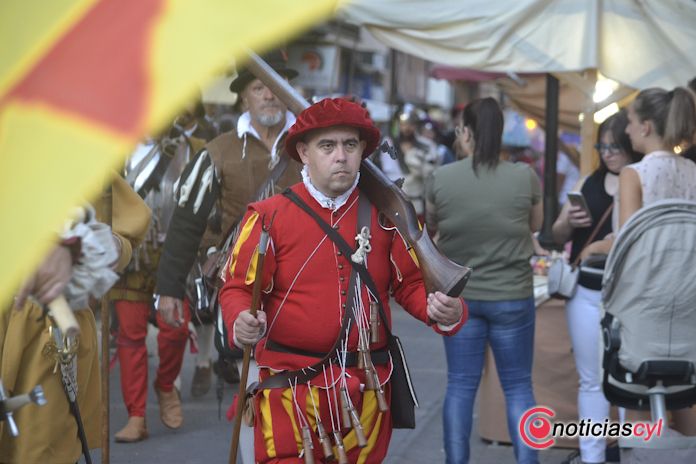 Un desfile para presumir de Historia dorada en Medina del campo - REGRESAMOS