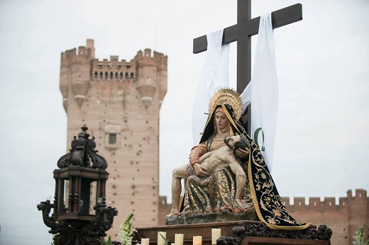 La Junta de Semana Santa de Medina del Campo y el Centro Cutural San Vicente Ferrer presentes en INTUR.