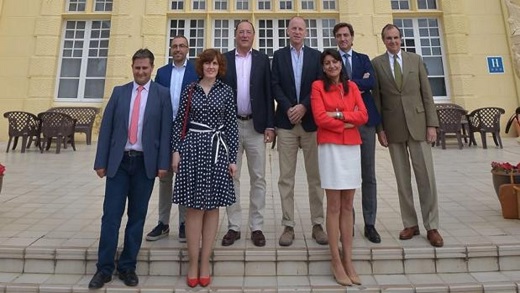 Participantes de la jornada sobre el emprendimiento en Medina del Campo, en una foto de familia