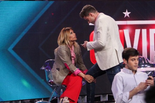 La presentadora Ivonne Reyes y Sergio Ayala durante la Gala de Gran Hermano VIP en Madrid, en 2017